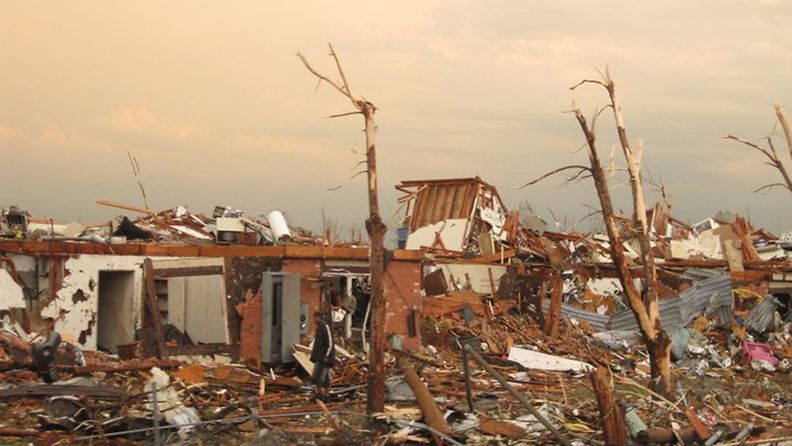 Tornadon tuhoja Missourin osavaltiossa Joplinissa 22.5.2011. Kuvat: Aki Nummela