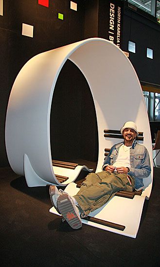 Michael "Mo" Weinmannin The MoRoll -tuoli edustaa Habitaren erikoisinta muotoilua. Kuva: Hannele Järvelä/ MTV3