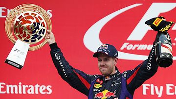 Vettel tuulettaa Korean GP:n voittoaan