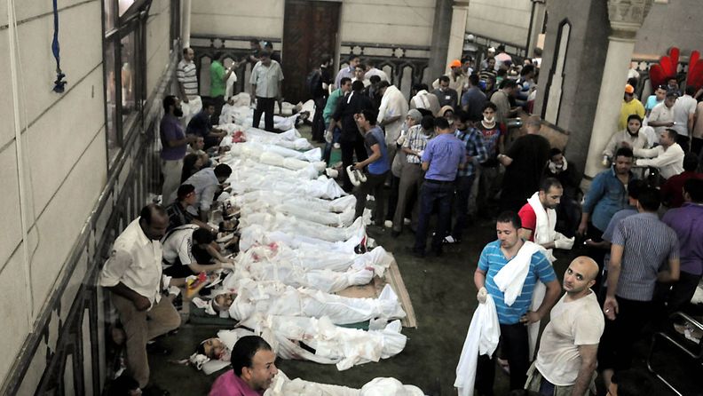Ruumiita Al-Fathin moskeijassa Kairossa.