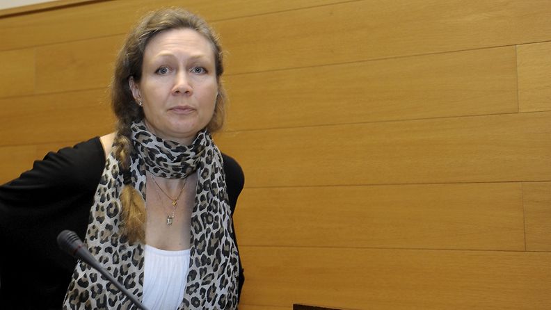 Anneli Auer oikeudenkäynnissä Satakunnan käräjäoikeudessa joka jatkui perjantaina 4. lokakuuta 2013.