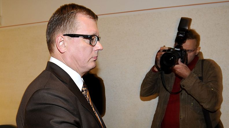 Entinen tutkinnanjohtaja komisario Juha Joutsenlahti saapui Satakunnan käräjäoikeuteen Auer-oikeudenkäyntiin Porissa keskiviikkona 4. syyskuuta 2013.