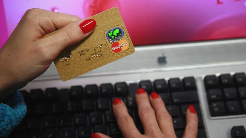 Tietoturva-asiantuntijan mukaan luottokorttitietojen hakkeroiminen on helppoa. 