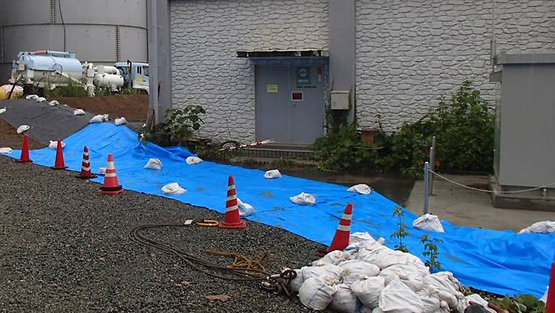 Japani on nostanut Fukushiman ydinvoimalasta valuvan myrkkyveden varoitustasoa vakavaa tapausta merkitsevälle kolmostasolle.   