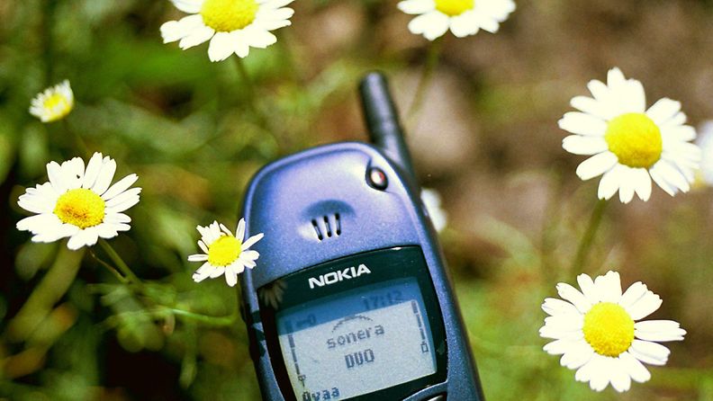 Kuvassa Nokian 6110-malli. 