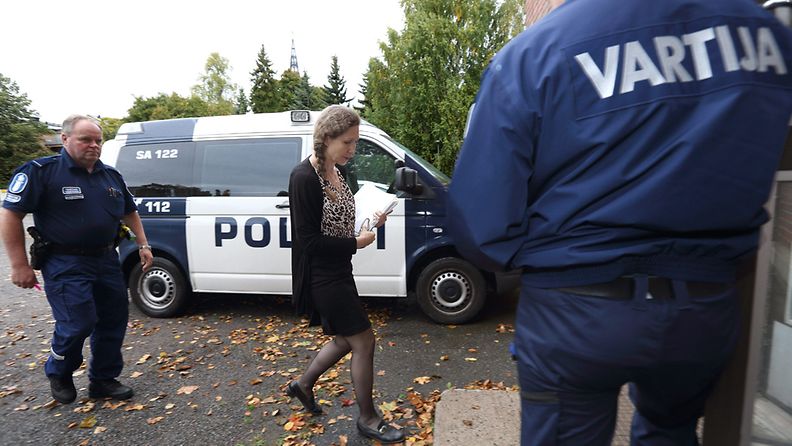  Anneli Auer saapuu Satakunnan käräjäoikeuteen Porissa 18. syyskuuta 2013.