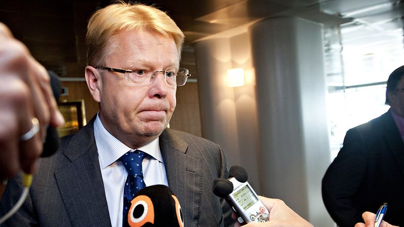  EK:n toimitusjohtaja Jyri Häkämies saapui työmarkkinoiden johtoryhmän kokoukseen 30. elokuuta 2013 Helsingissä.
