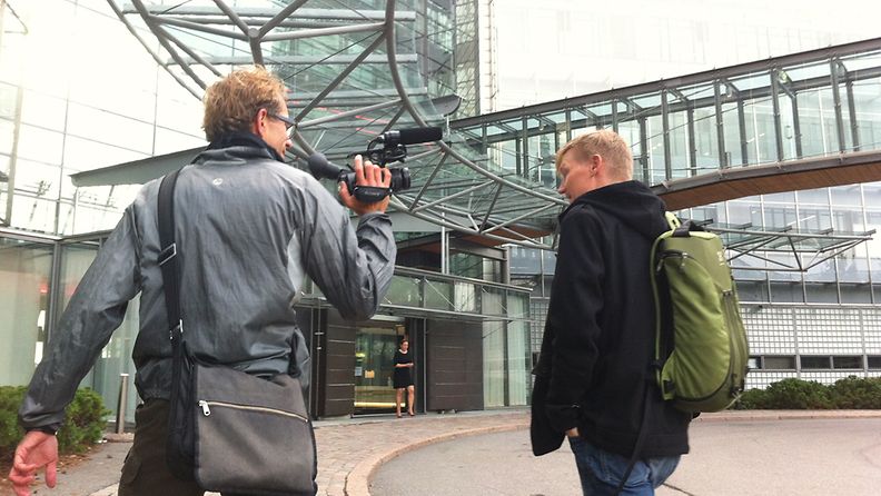 Toimittaja kuvasi Nokian työntekijää matkalla töihin Espoon Keilaniemessä.