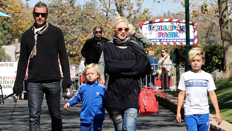 Gwen Stefani perheensä kanssa.