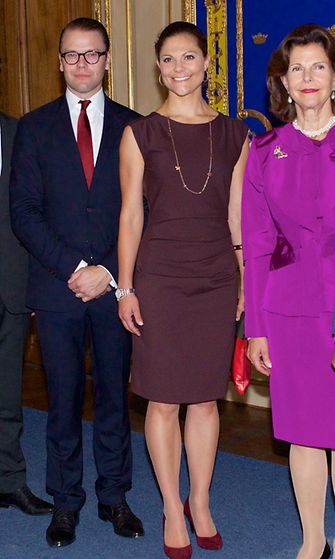 Prinssi Daniel, prinsessa Victoria ja kuningatar Silvia perjantaina juhlanäyttelyn avajaisissa.