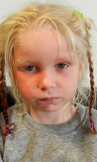 Kreikan poliisin mukaan romanileiriltä löytyneen tytön oikeita vanhempia etsitään ympäri Eurooppaa.
