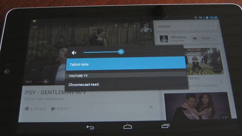 Kuvia ja videoita televisiolle langattovasti siirtävä Googlen Chromecast -laite