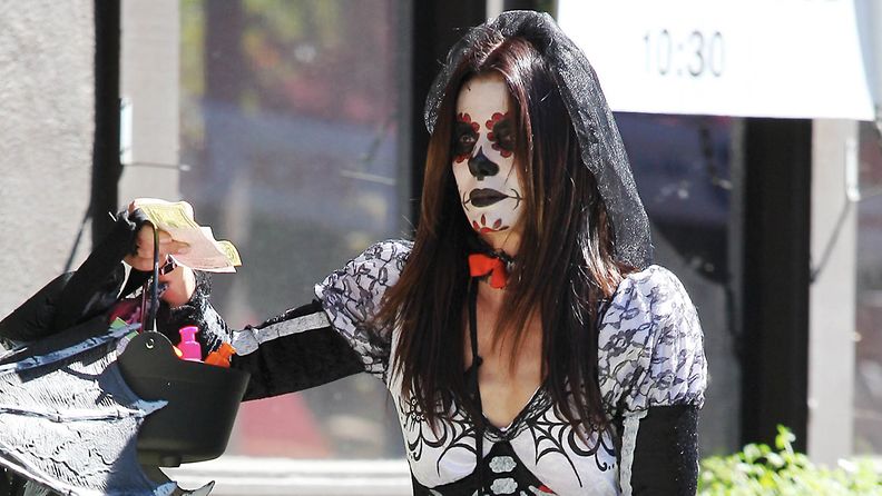 Sandra Bullockin Halloween-asussa on tyyliä.