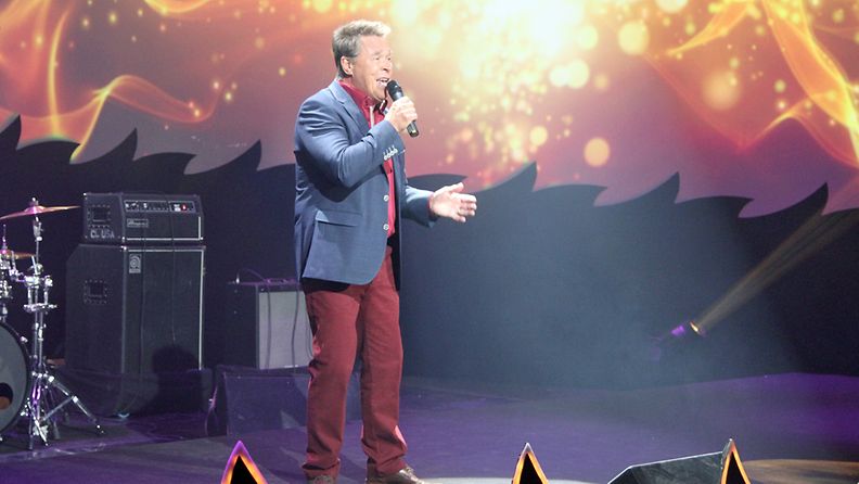 Markku Aro Syksyn sävelen lavalla.