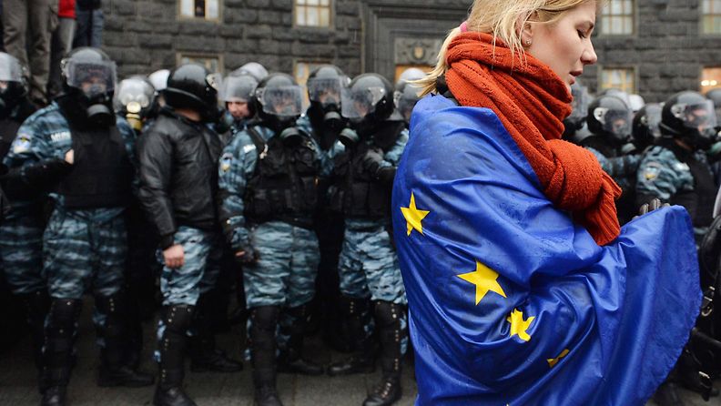 Ukraina, EU, lippu, mielenosoitus