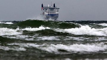 Myrskyrintama saavutti Saksan rannikon 5.12.2013.