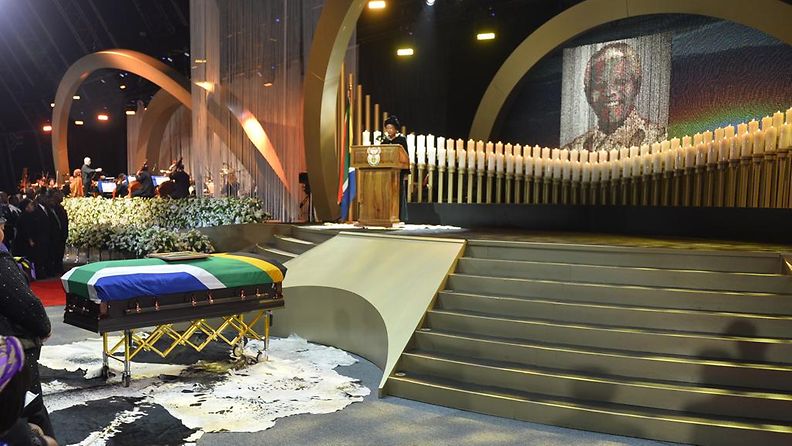 Mandela hautajaiset arkku