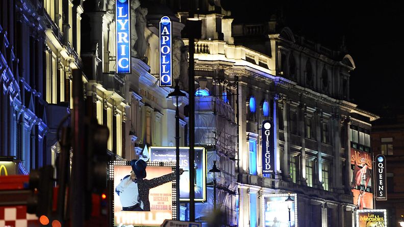 Osa lontoolaisen Apollo-teatterin parvesta romahti 20. joulukuuta 2013. Onnettomuudessa loukkaantui ainakin yli 80 henkilöä.