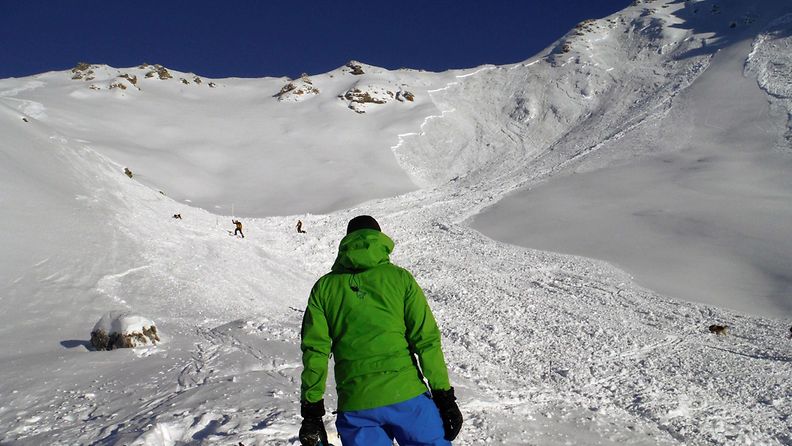 Lumivyöry vaati uhreja Valais'ssa Sveitsissä