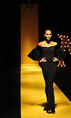 Vania Romoffin asu, Philippine Fashion Week Holiday 2013