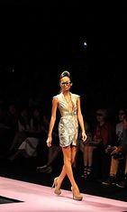 Oz Gon asu, Philippine Fashion Week Holiday 2013