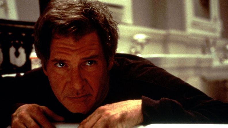 Harrison Ford elokuvassa Salaisuus Pinnan Alla