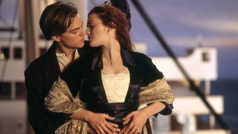 Leonardo DiCaprio ja Kate Winslet Titanicissa.