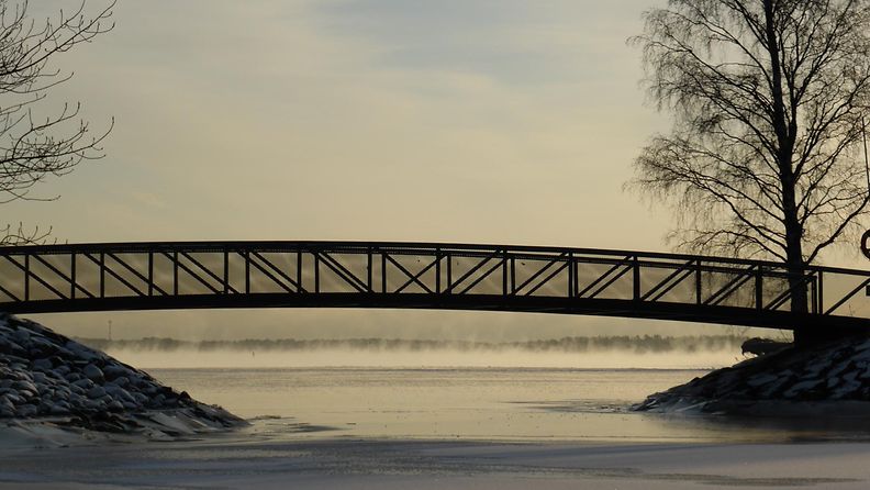 Merisavua Helsingissä Tervasaaren edustalla 14. tammikuuta 2014.