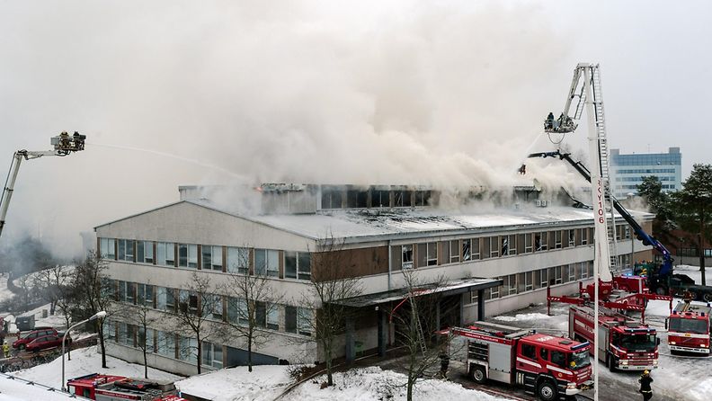 Kouvolan keskustassa sijaitsevassa Kouvolan yhteiskoulussa syttyi tulipalo ennen puoltapäivää 11. helmikuuta 2014. Koulun oppilaat ja henkilökunta saatiin evakuoiduksi turvaan ilman vahinkoja.