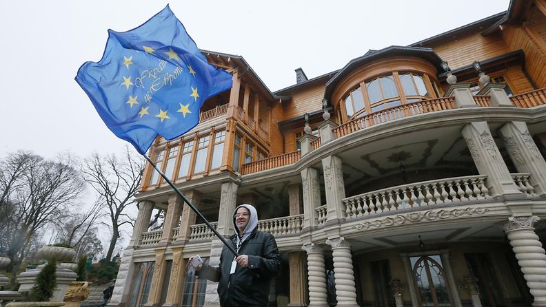 Ukraina presidentti Viktor Janukovitsh huvila villa mökki öky Kiova (8)