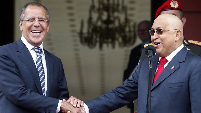 Hugo Chavez ja Sergei Lavrov. EPA