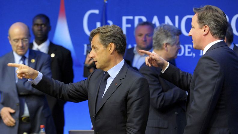 Nicolas Sarkozy ja David Cameron G8-kokouksessa 26.5.2011.