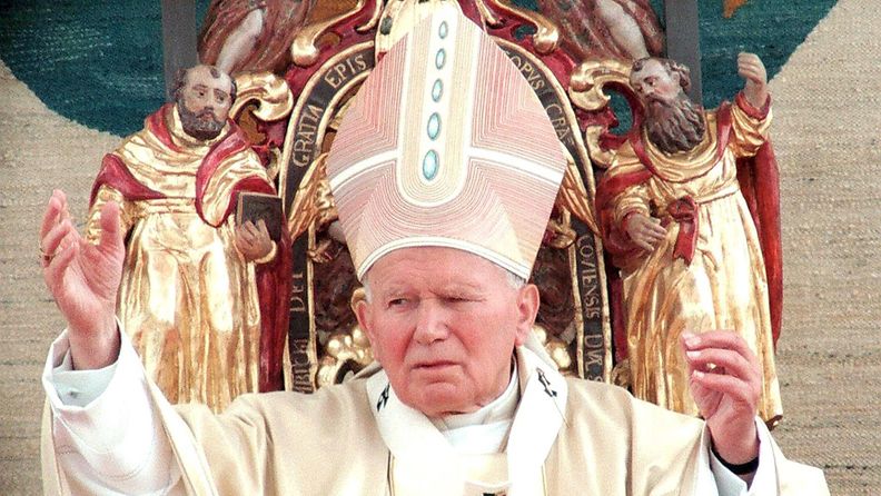 Puolalainen Karol Wojtyla oli paavina vuodesta 1978 kuolemaansa asti vuoteen 2005.    