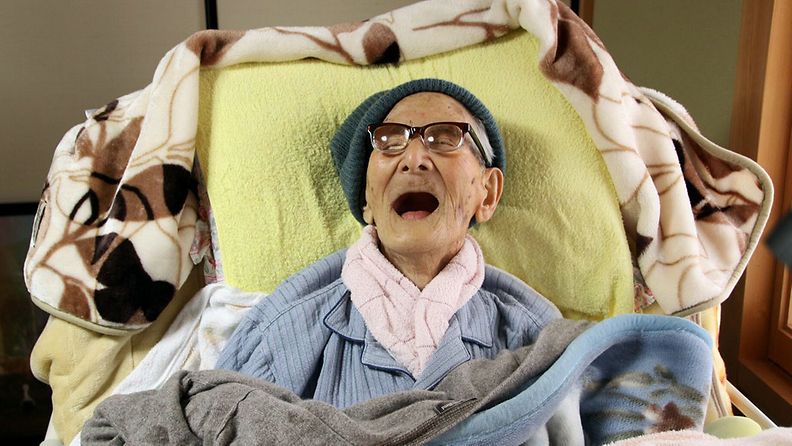 Maailman vanhin ihminen Jiroemon Kimura sairalaassa tämän vuoden helmikuussa.