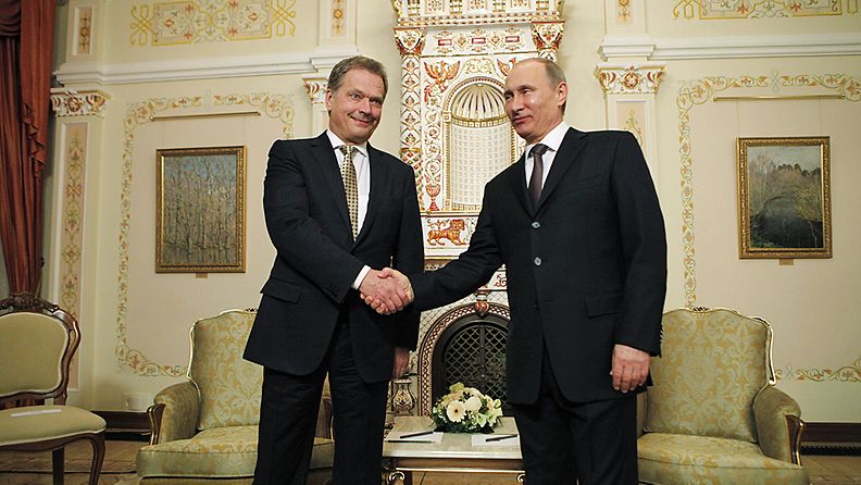 Tasavallan presidentti Sauli Niinistö tapasi Venäjän presidentti Vladimir Putinin (oik) Moskovassa tiistaina 12. helmikuuta 2013.