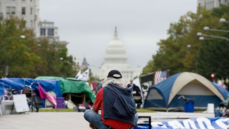 Occupy Wall Street -liike on pitänyt puistoa hallussaan syyskuun 17. päivästä lähtien. (EPA) 