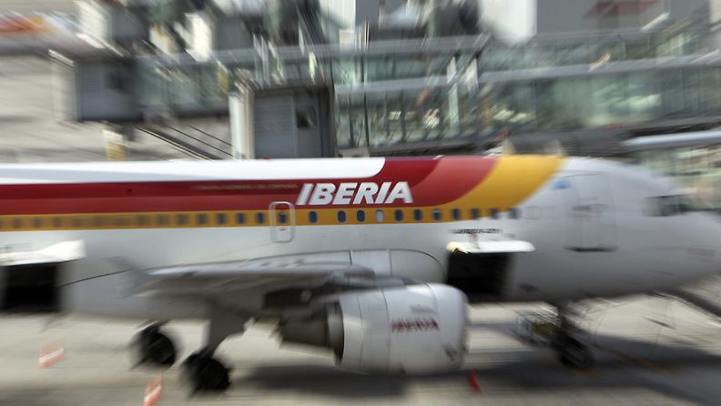 Iberian työntekijät vastustavat irtisanomisia ja aikeita alentaa palkkoja.   