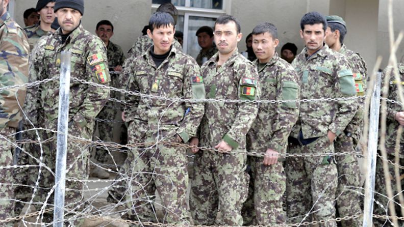Afganistan National Army:n (ANA) sotilaita ISAF:in koulutuskeskuksessa Camp Mike Spannissa Mazar-i Sharifissa 30. tammikuuta 2013.  
