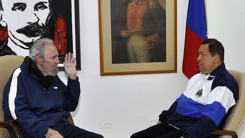 Venezuelan presidentti Hugo Chavez ja Kuuban entinen johtaja Fidel Castro tänään (Epa)