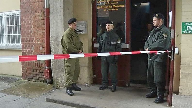 Poliisit tekivät Berliinissä kotietsinnän islamilaiseen kulttuurikeskukseen.