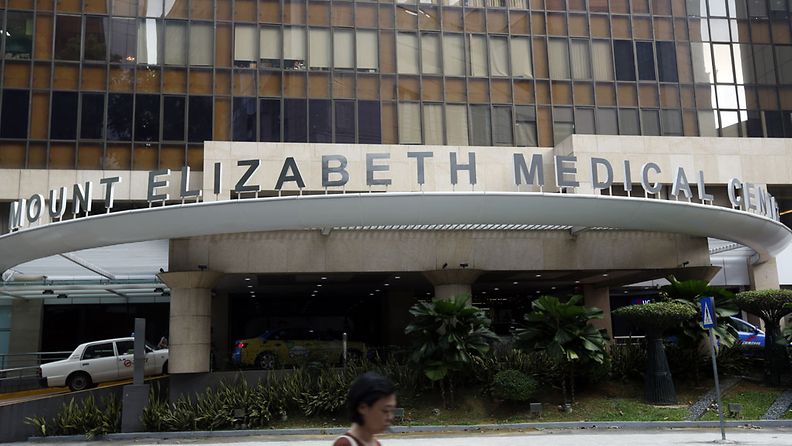 Joukkoraiskauksen uhri menehtyi Singaporessa, Mount Elizabethin sairaalassa 29. 12. kello 4.45 aamulla. (Kuva: EPA)