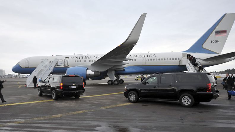 Joe Bidenin Airforce 2 Helsinki-Vantaalla