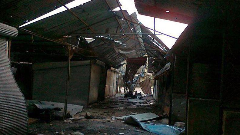 Tuhon jälkiä Homsin kaupungissa 21. helmikuuta. 
