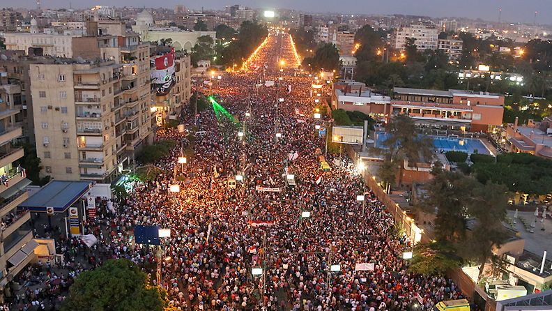 Mohamed Mursin vastustajat osoittivat mieltään Kairossa 30.6.2013. 