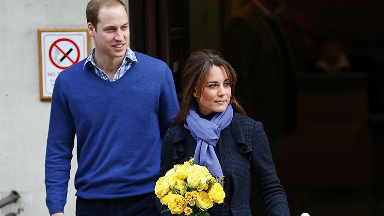 Prinssi Williamin vaimo herttuatar Catherine pääsi torstaina pois sairaalasta 6.12.2012.