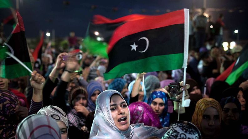 Libyalaiset juhlivat maan vapautta Misratassa 22. lokakuuta 2011.