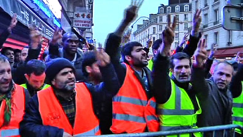 Kurdinaisten surmat laukaisivat mielenosoituksen Pariisissa.