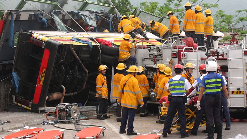 Kiinan maanteitä pidetään erittäin vaarallisina. Kuva bussionnettomuudesta vuodelta 2008.   