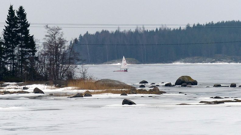 jääkelkka sää talvi Vaasa raippaluoto meri loma vapaus tuuli urheilu