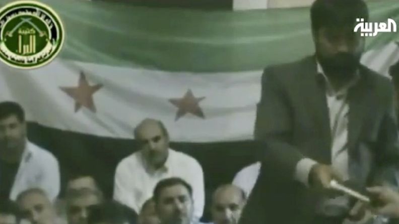 Iranilaisvankeja Syyriassa kuvatulla videolla, jonka totuudenmukaisuutta ei ole pystytty vahvistamaan.